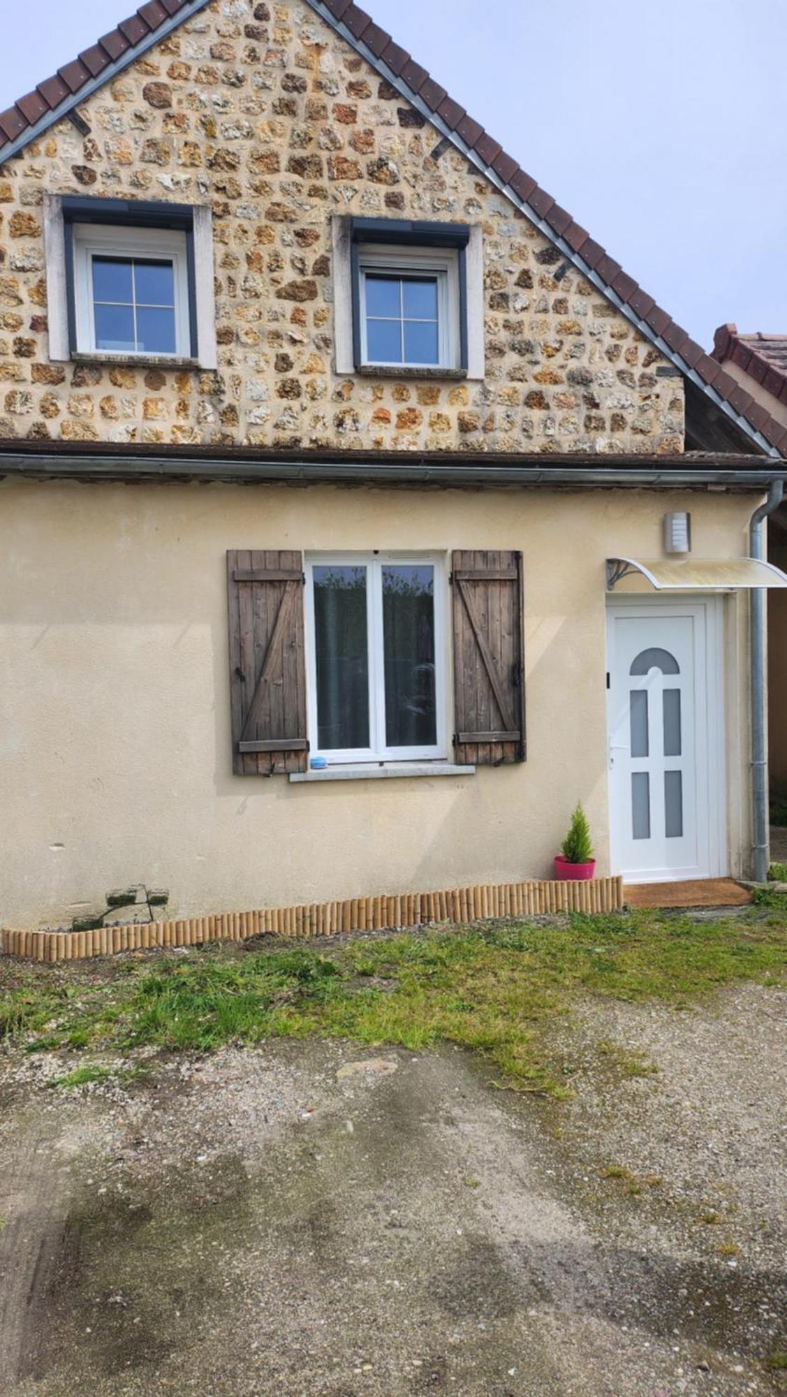 Joli Studio En Centre Ville Faremoutiers Exterior foto